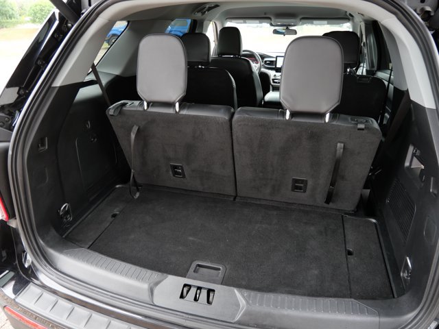 Certified 2023 Ford Explorer XLT w/ Equipment Group 202A AWD/4WD image 10