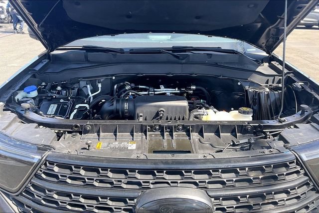 Certified 2024 Ford Explorer XLT w/ Equipment Group 202A RWD image 9