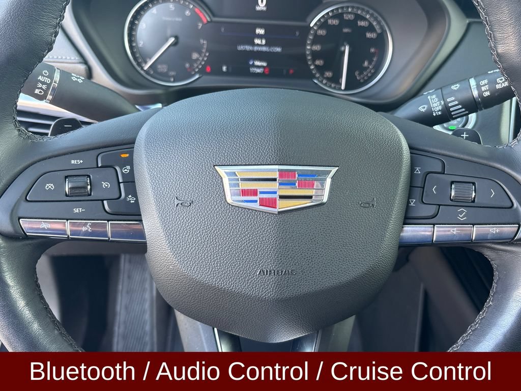 Used 2023 Cadillac XT4 Luxury w/ Cold Weather Package FWD image 18