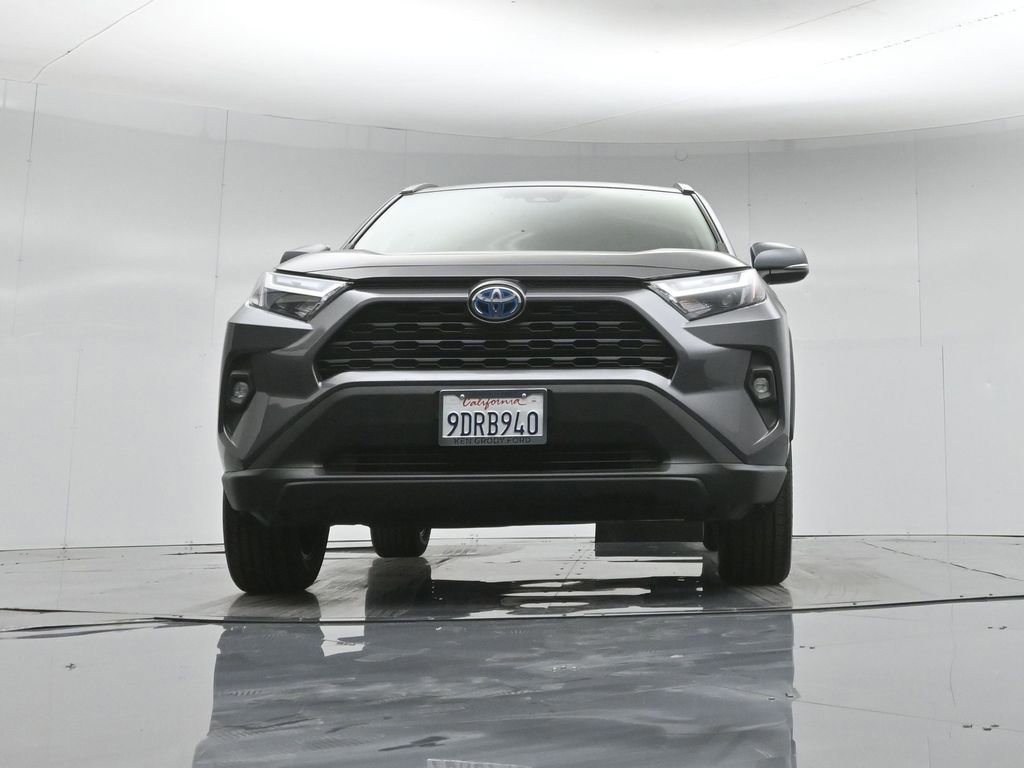 Used 2022 Toyota RAV4 XLE Premium image 30
