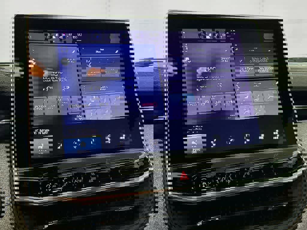 Used 2024 Jeep Compass Latitude image 17