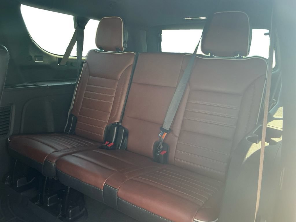 Used 2023 GMC Yukon XL Denali Ultimate AWD/4WD image 21