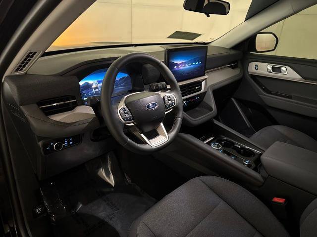 Certified 2025 Ford Explorer Active image 8