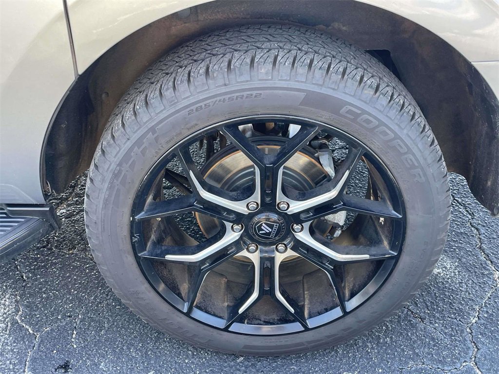 Certified 2021 Ford Expedition Max XLT image 9