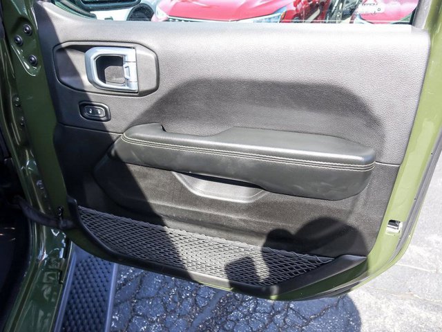 Used 2024 Jeep Wrangler Unlimited Sahara AWD/4WD image 27