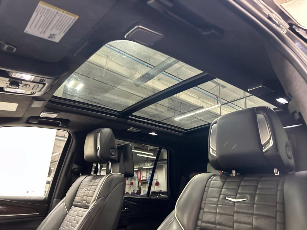Used 2022 Cadillac Escalade Premium Luxury Platinum w/ LPO, Radiant Package AWD/4WD image 27