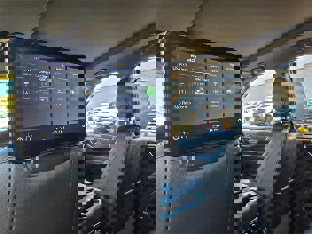 Used 2021 Chevrolet Suburban Z71 w/ Luxury Package image 9