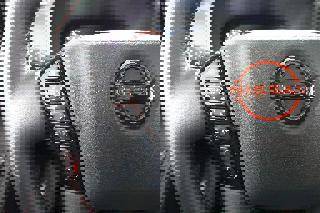 Used 2025 Nissan Frontier PRO-4X w/ Pro Premium Package AWD/4WD image 13