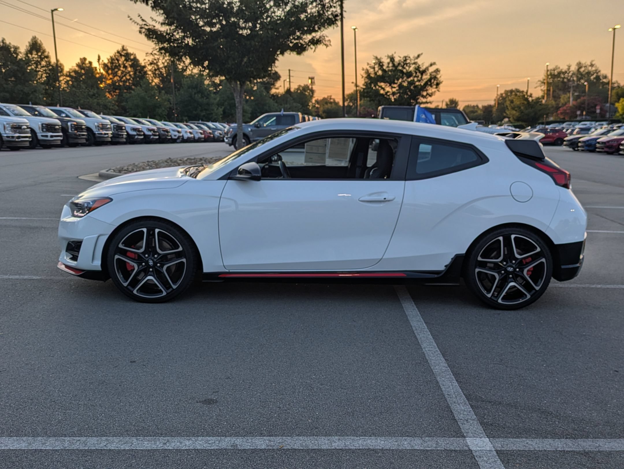 Used 2022 Hyundai Veloster N FWD image 7