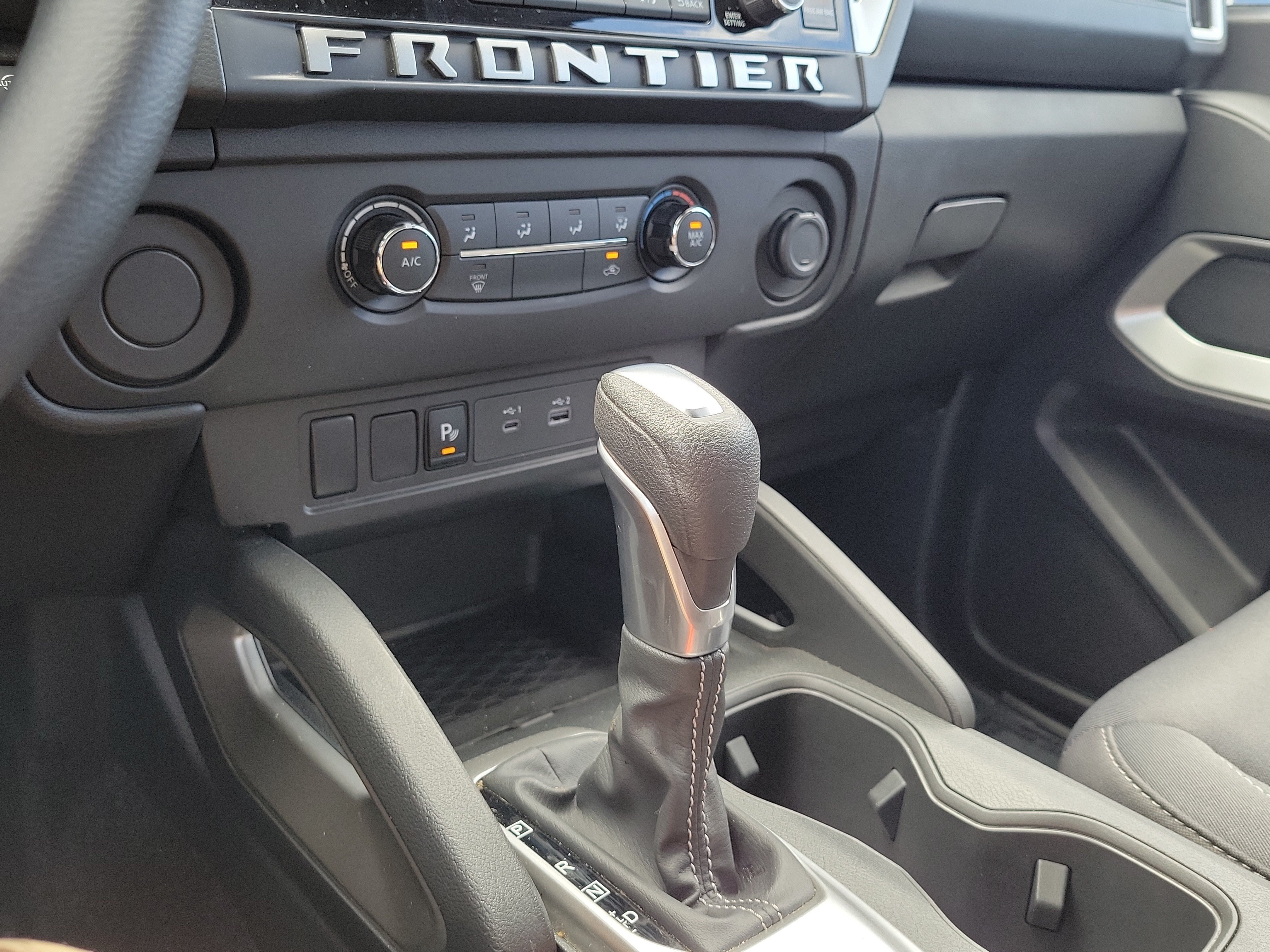 Used 2025 Nissan Frontier SV RWD image 26