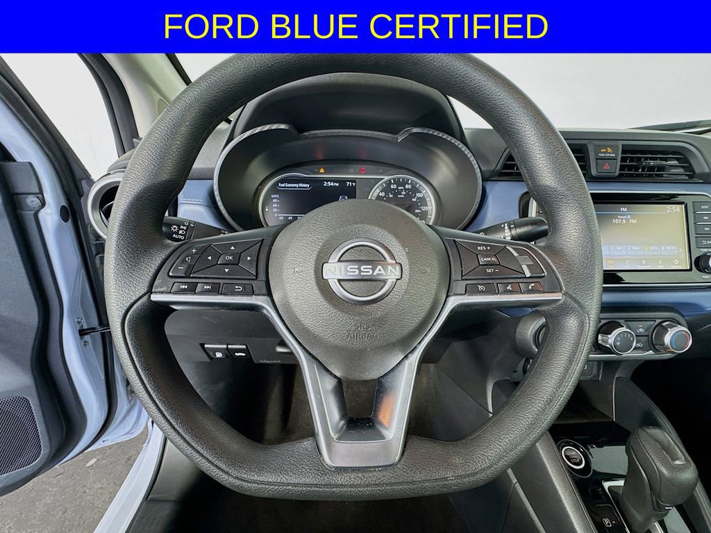 Used 2025 Nissan Versa SV image 9