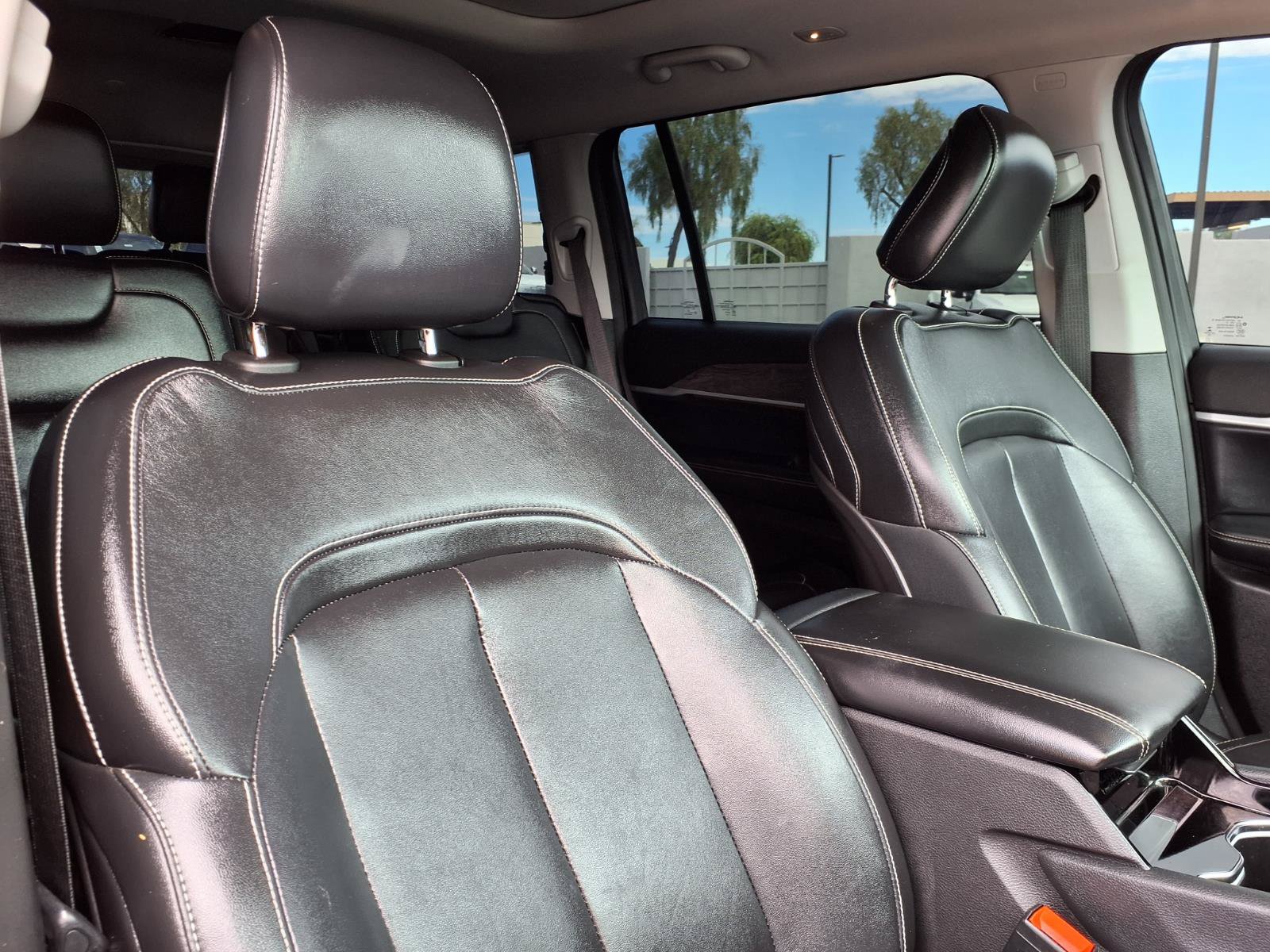 Used 2022 Jeep Grand Cherokee L Limited AWD/4WD image 12