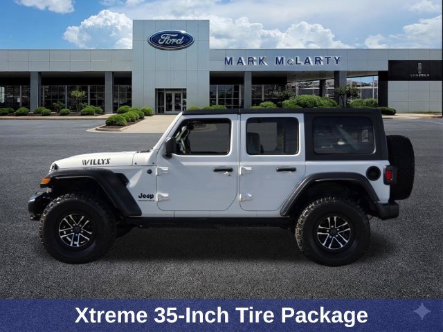 Used 2024 Jeep Wrangler Unlimited Sport AWD/4WD image 2