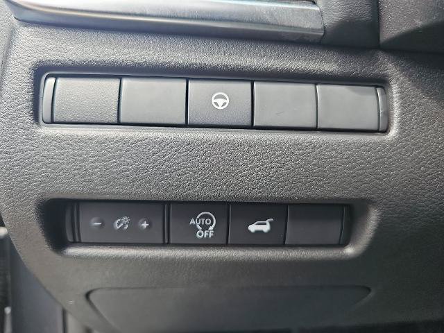 Used 2024 Nissan Rogue SV AWD/4WD image 24