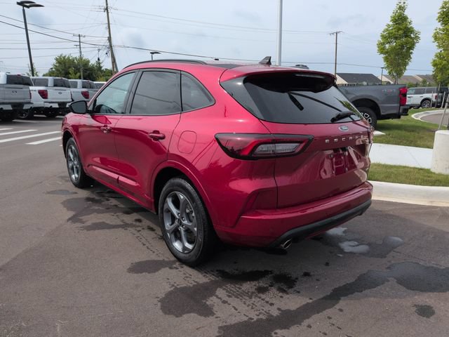 Certified 2024 Ford Escape ST-Line w/ Tech Pack #1 AWD/4WD image 3