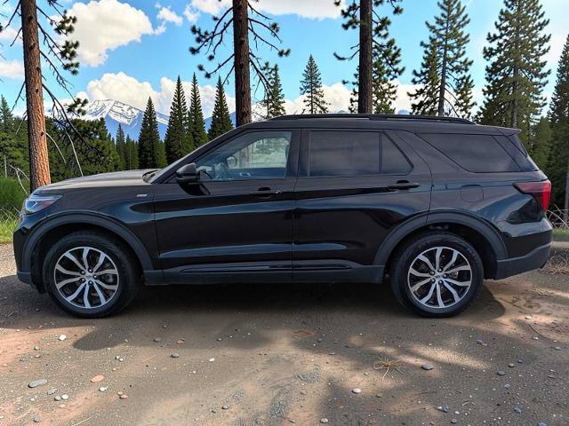 Certified 2025 Ford Explorer ST-Line AWD/4WD image 3