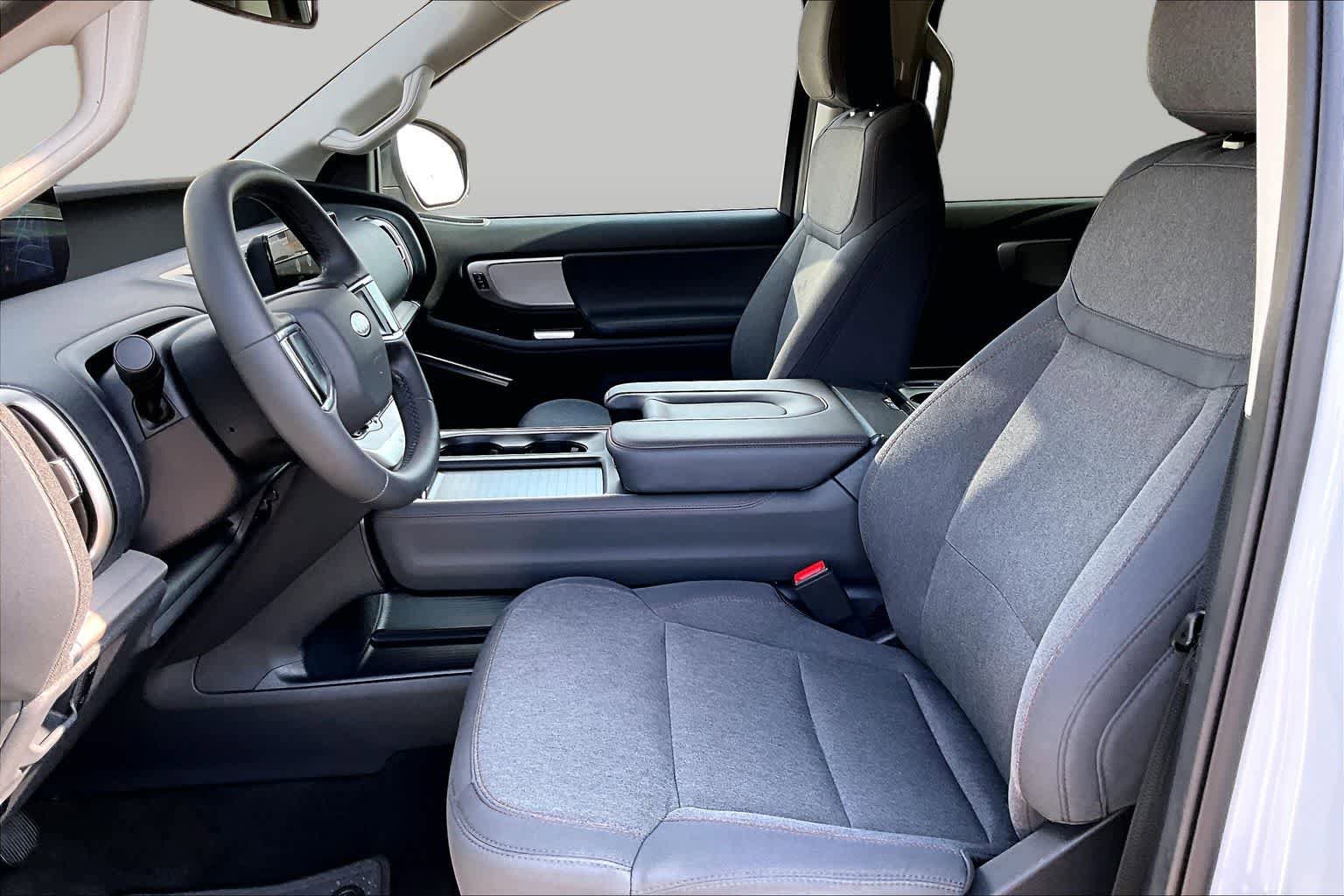 Certified 2025 Ford Expedition Active RWD image 10