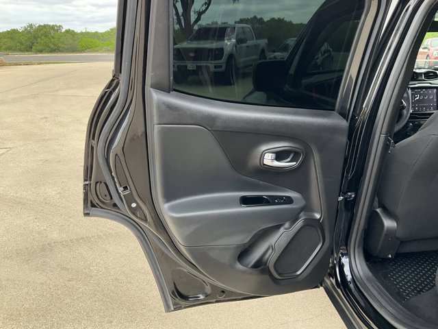 Used 2022 Jeep Renegade Sport w/ Sport Appearance Group AWD/4WD image 10
