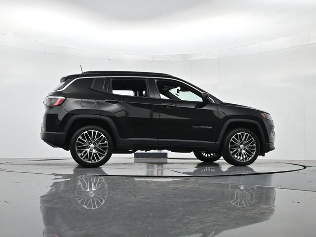 Used 2023 Jeep Compass Limited w/ Elite Group AWD/4WD image 35