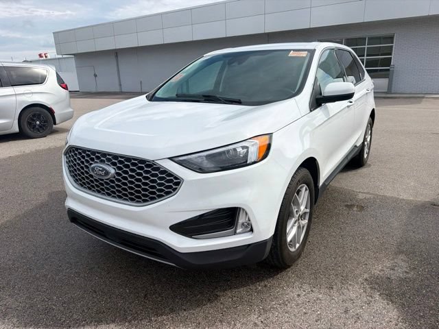 Certified 2023 Ford Edge SEL w/ Convenience Package AWD/4WD image 3