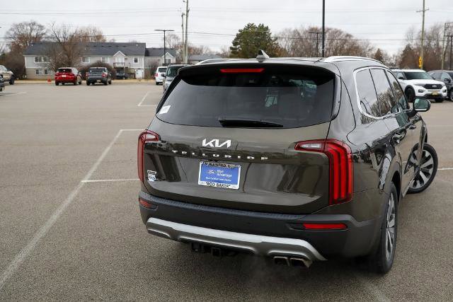 Used 2022 Kia Telluride EX w/ EX Premium Package image 4