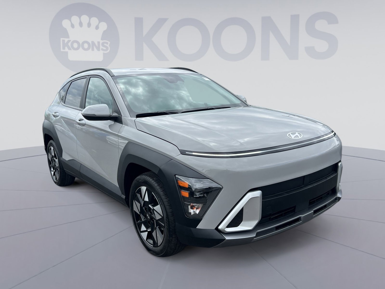 Used 2025 Hyundai Kona SEL FWD image 2