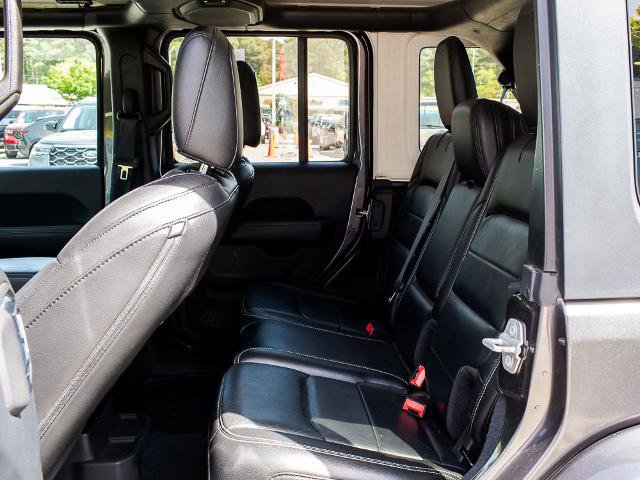 Used 2018 Jeep Wrangler Unlimited Sahara w/ Dual Top Group AWD/4WD image 16