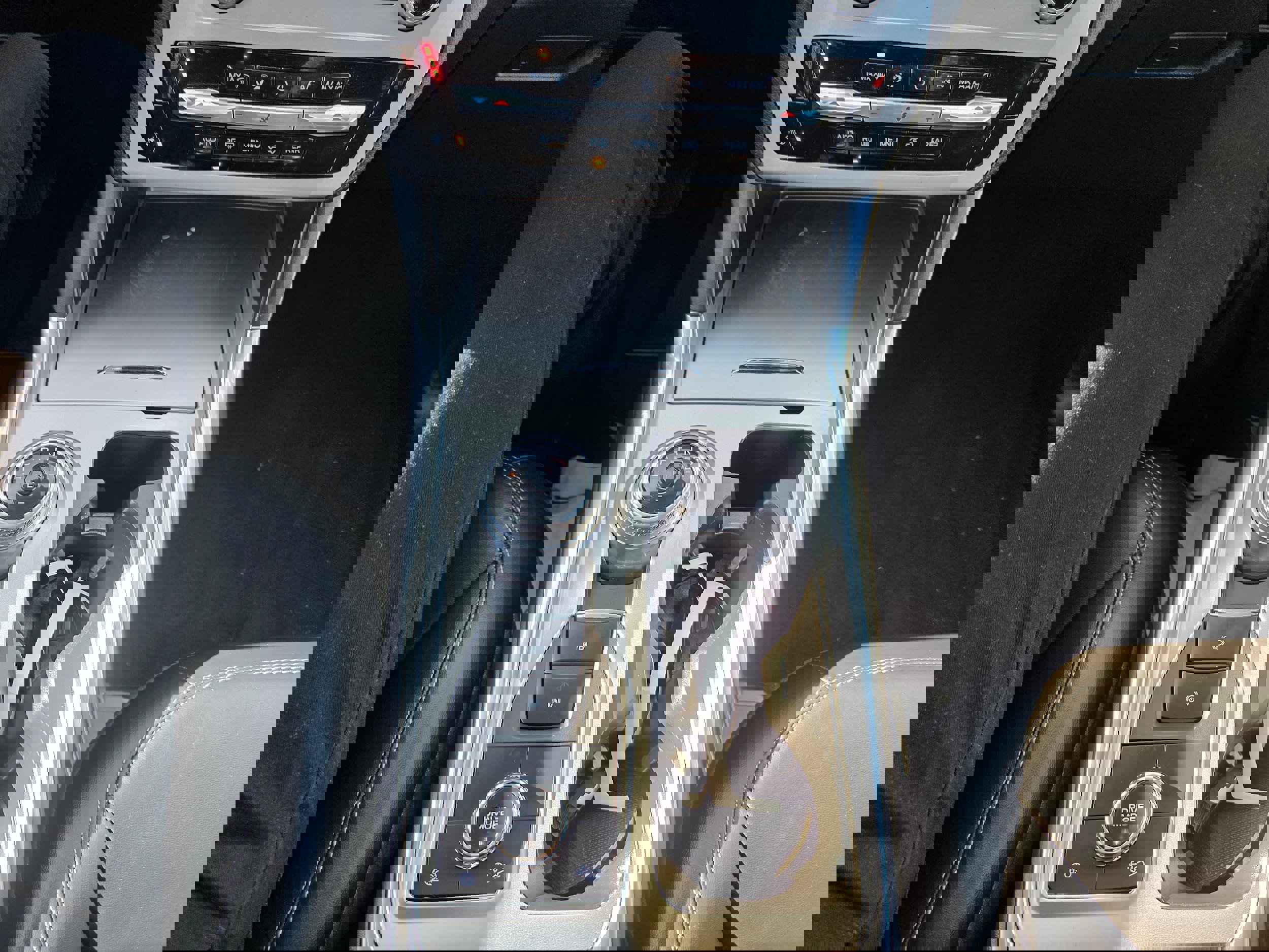 Certified 2022 Ford Explorer XLT w/ Equipment Group 202A image 13