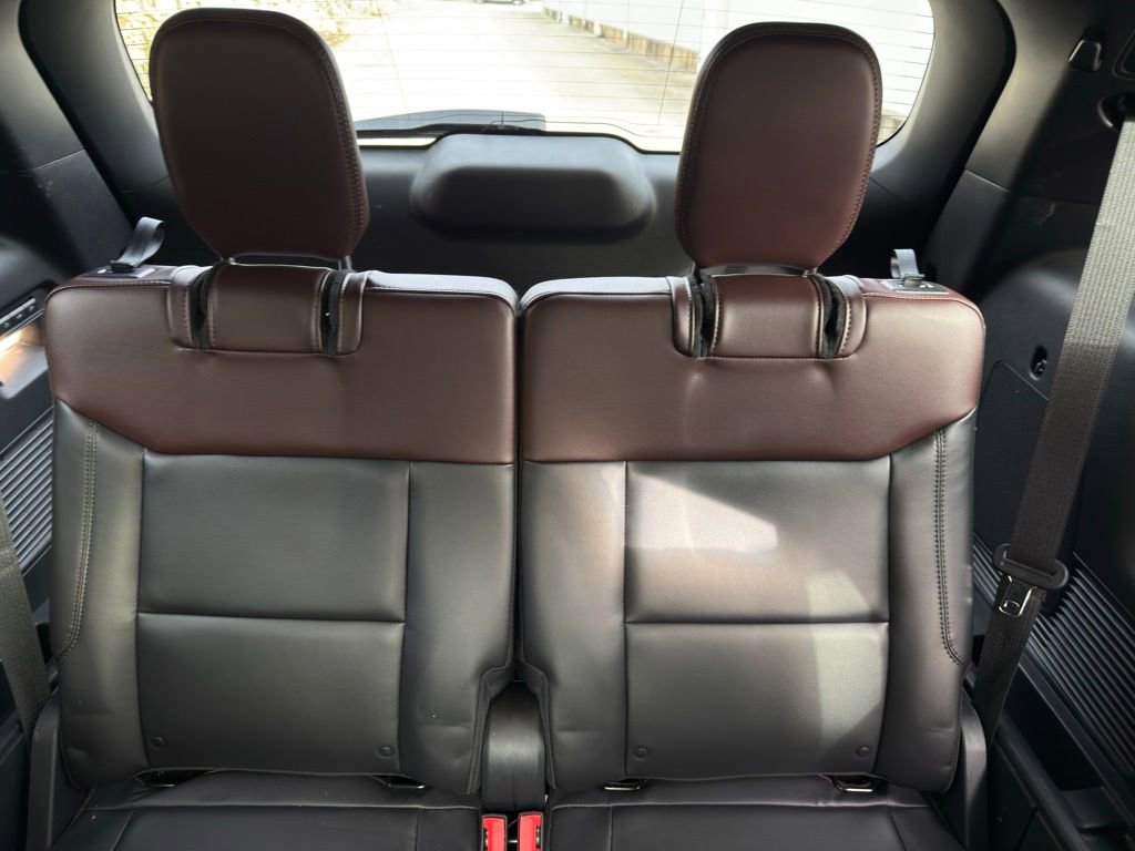 Certified 2023 Ford Explorer Platinum w/ Technology Package image 11