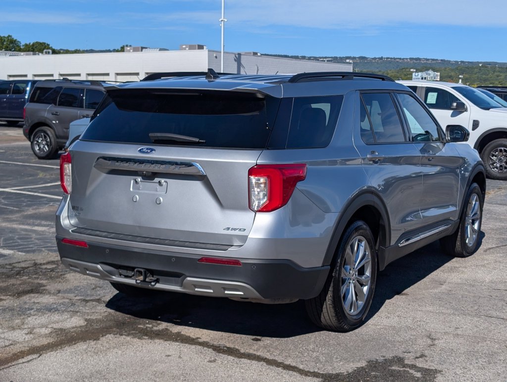 Certified 2024 Ford Explorer XLT w/ Equipment Group 202A AWD/4WD image 6