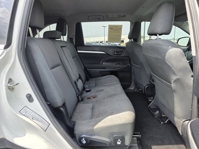 Used 2019 Toyota Highlander LE FWD image 27