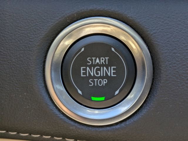 Used 2024 Cadillac Escalade ESV Premium Luxury image 30