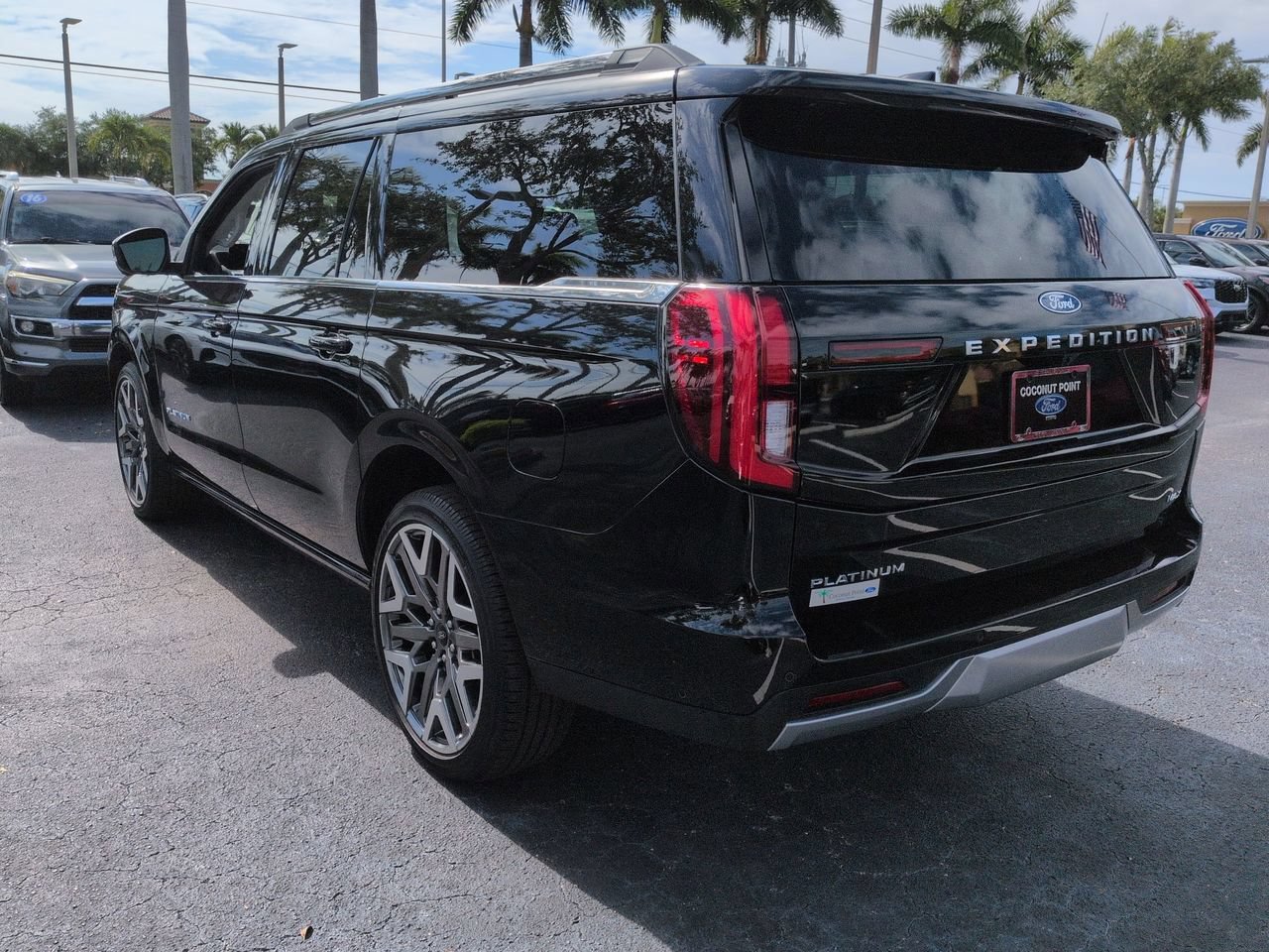 Certified 2025 Ford Expedition Max Platinum w/ Platinum Ultimate Package AWD/4WD image 5