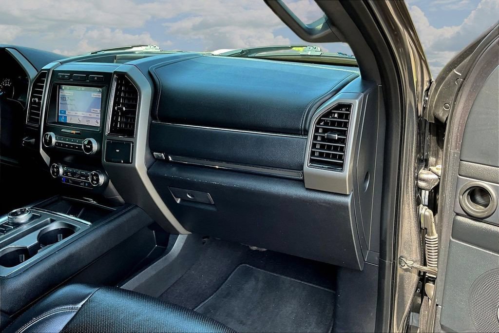 Certified 2019 Ford Expedition XLT w/ Equipment Group 202A AWD/4WD image 29
