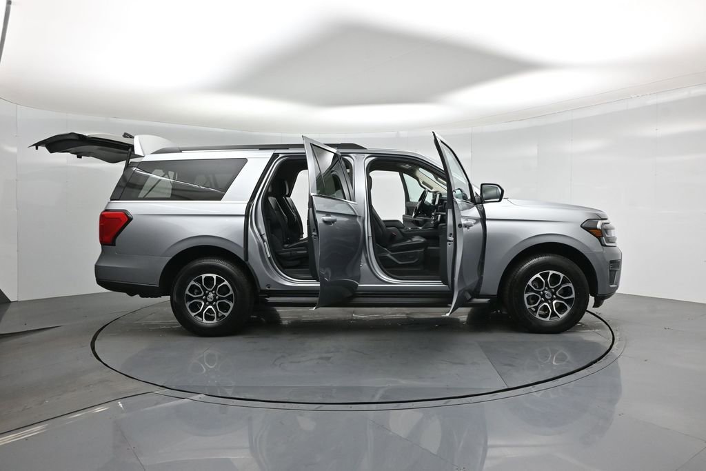 Certified 2024 Ford Expedition Max XLT image 5