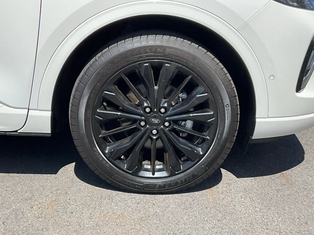 Certified 2023 Ford Escape ST-Line Elite w/ Premium Technology Package AWD/4WD image 23