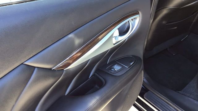 Used 2019 INFINITI Q70 Luxe image 12