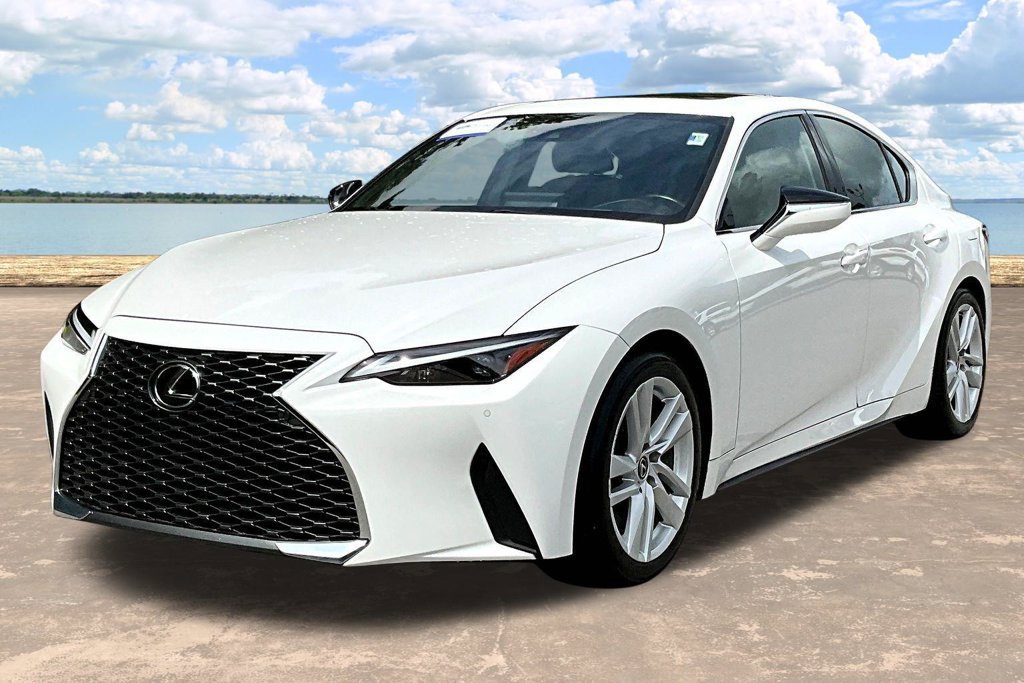 Used 2023 Lexus IS 300 w/ Comfort Package RWD image 4