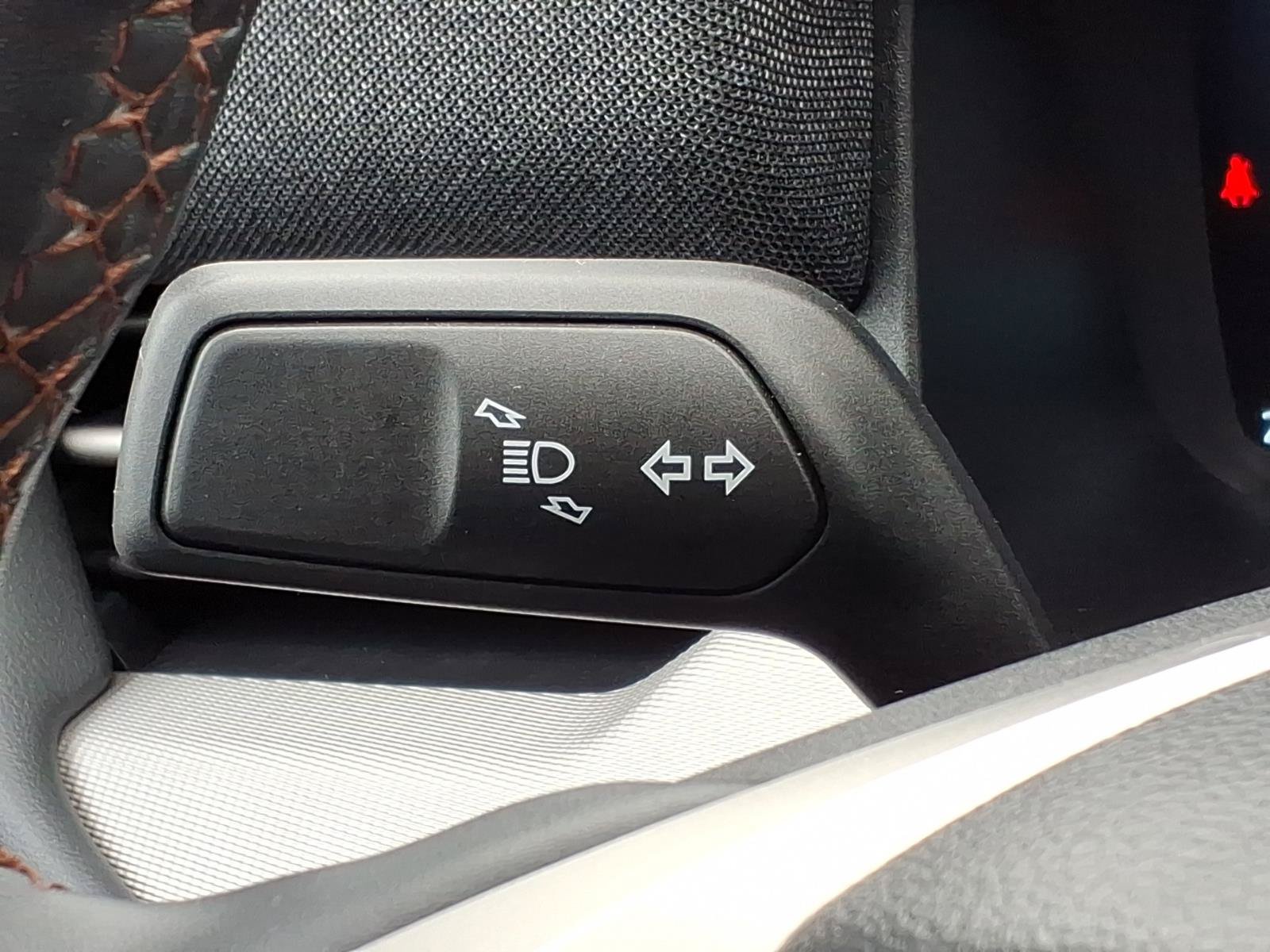 Certified 2025 Ford Explorer Active AWD/4WD image 29