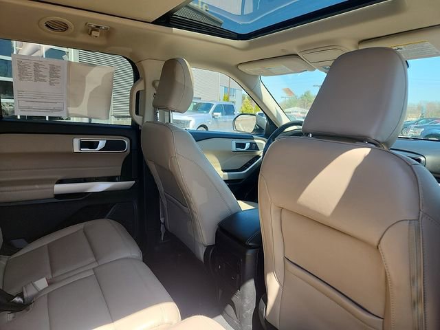 Certified 2022 Ford Explorer XLT w/ Equipment Group 202A image 29