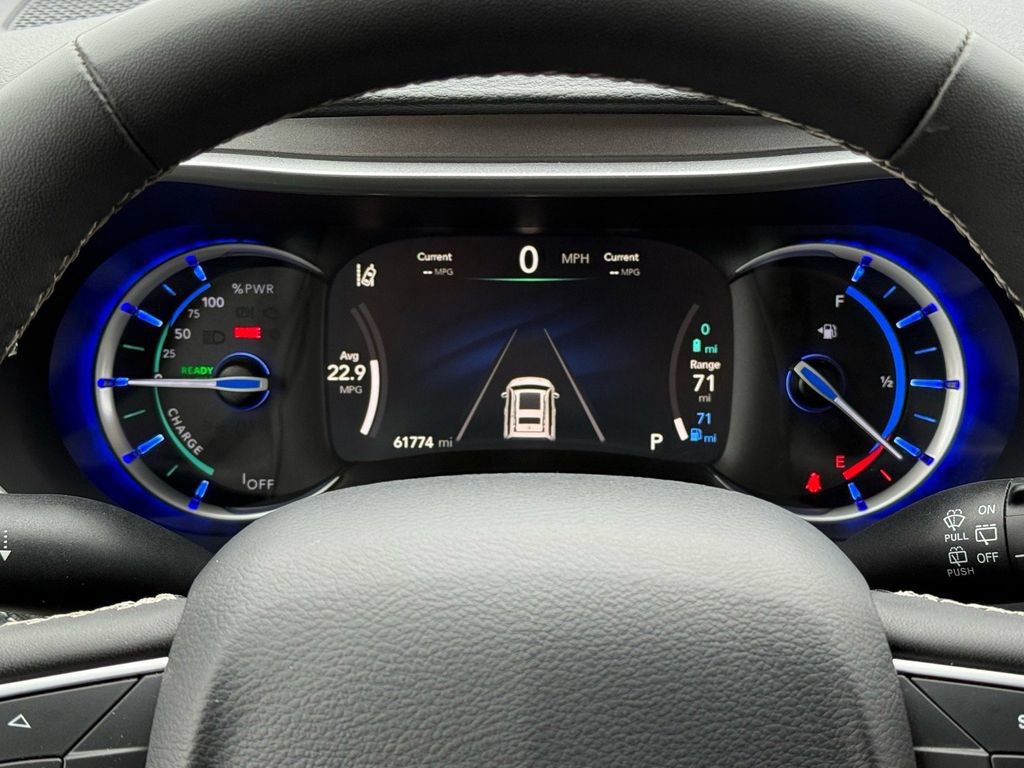 Used 2023 Chrysler Pacifica Touring-L image 20
