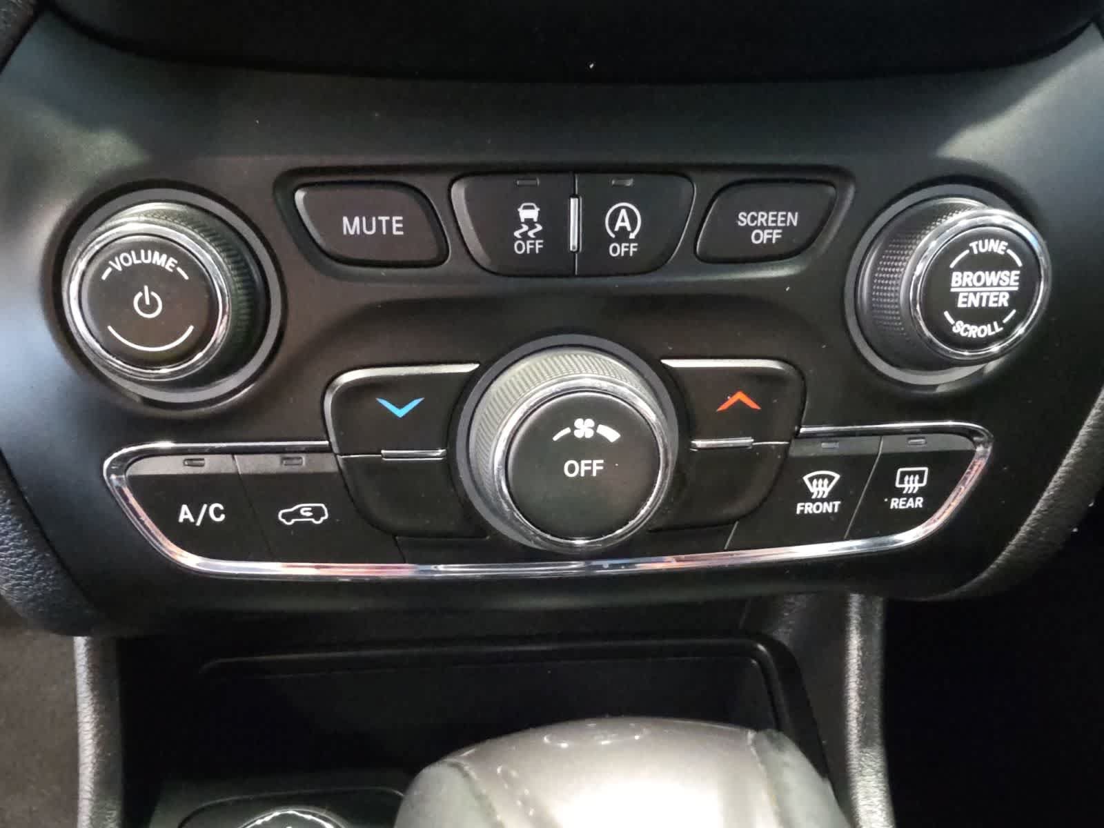 Used 2021 Jeep Cherokee Latitude Lux AWD/4WD image 22