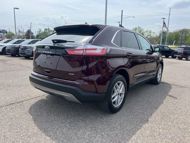 Certified 2024 Ford Edge SEL w/ Convenience Package AWD/4WD image 3