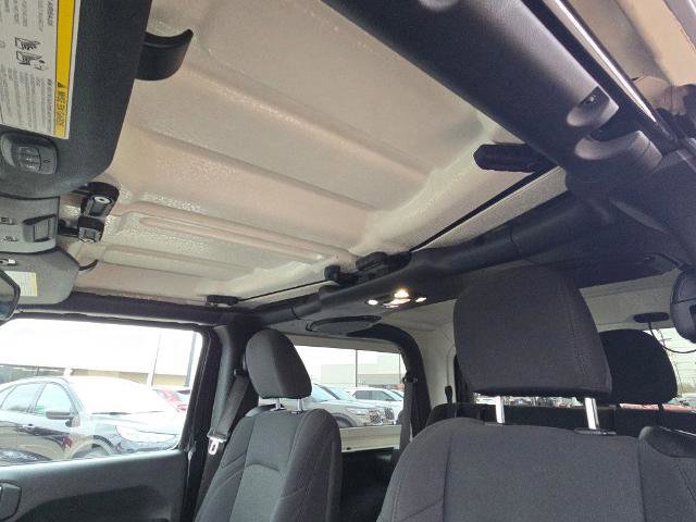 Used 2020 Jeep Wrangler Sport image 24