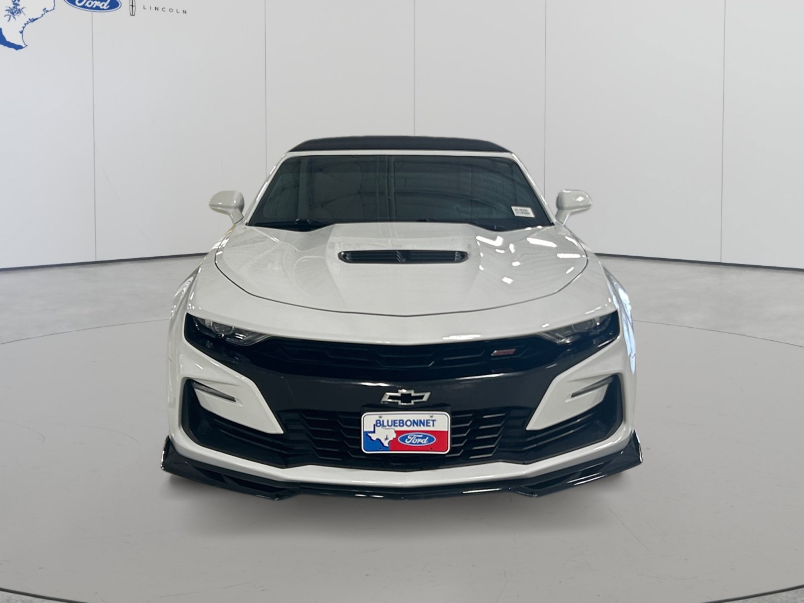 Used 2019 Chevrolet Camaro SS RWD image 2