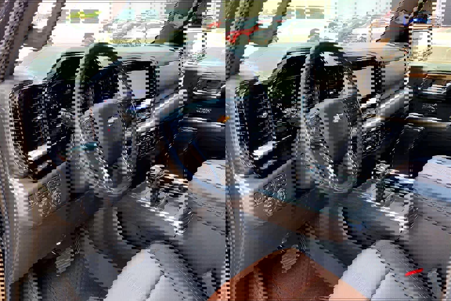 Used 2024 Chevrolet Silverado 1500 High Country w/ Technology Package AWD/4WD image 18