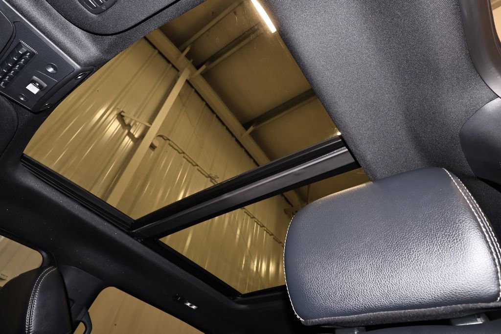 Certified 2022 Ford F350 Lariat w/ Tremor Off-Road Package image 35