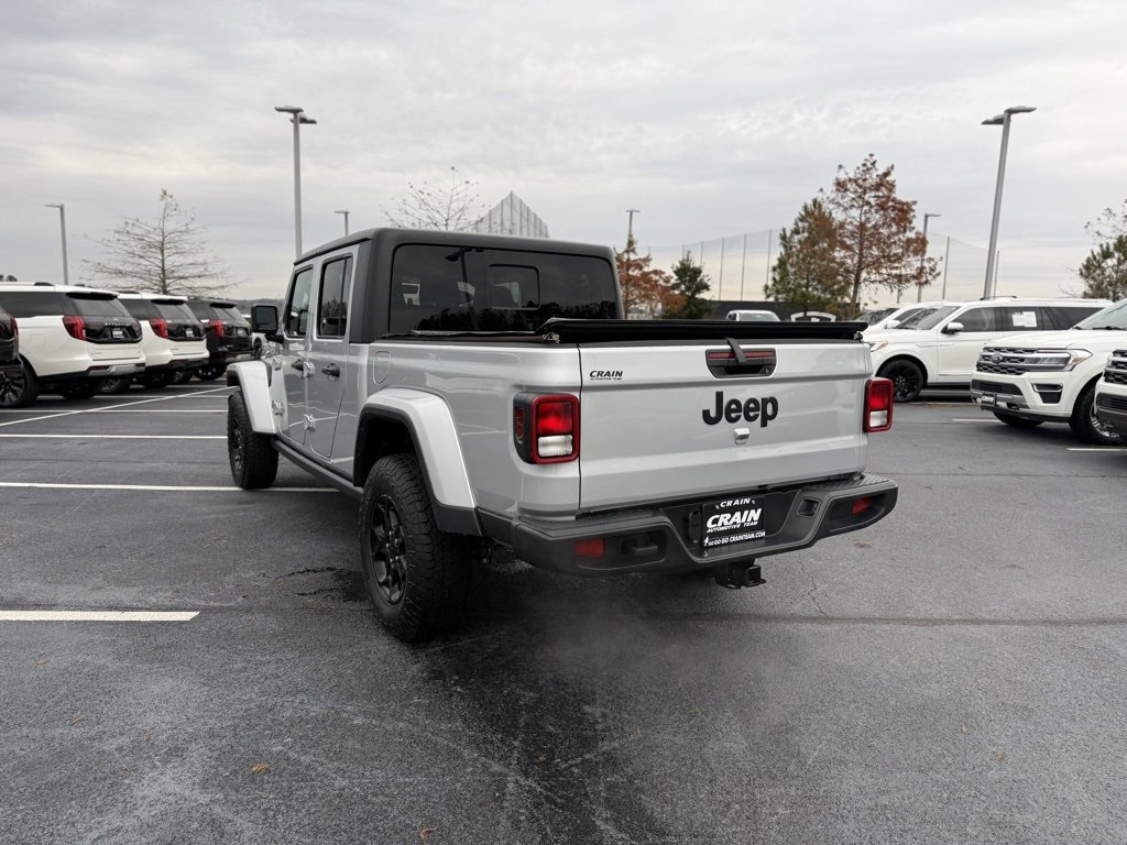Used 2023 Jeep Gladiator Willys image 3