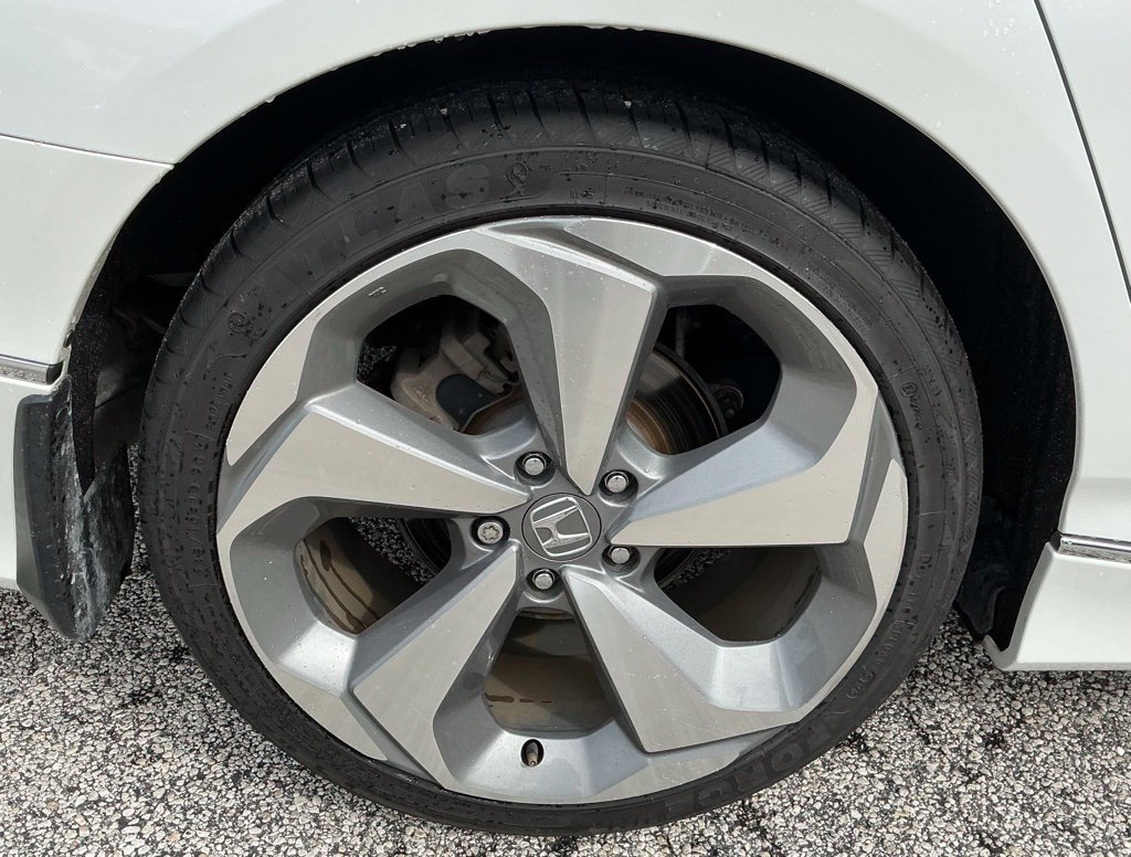 Used 2018 Honda Accord Touring image 14