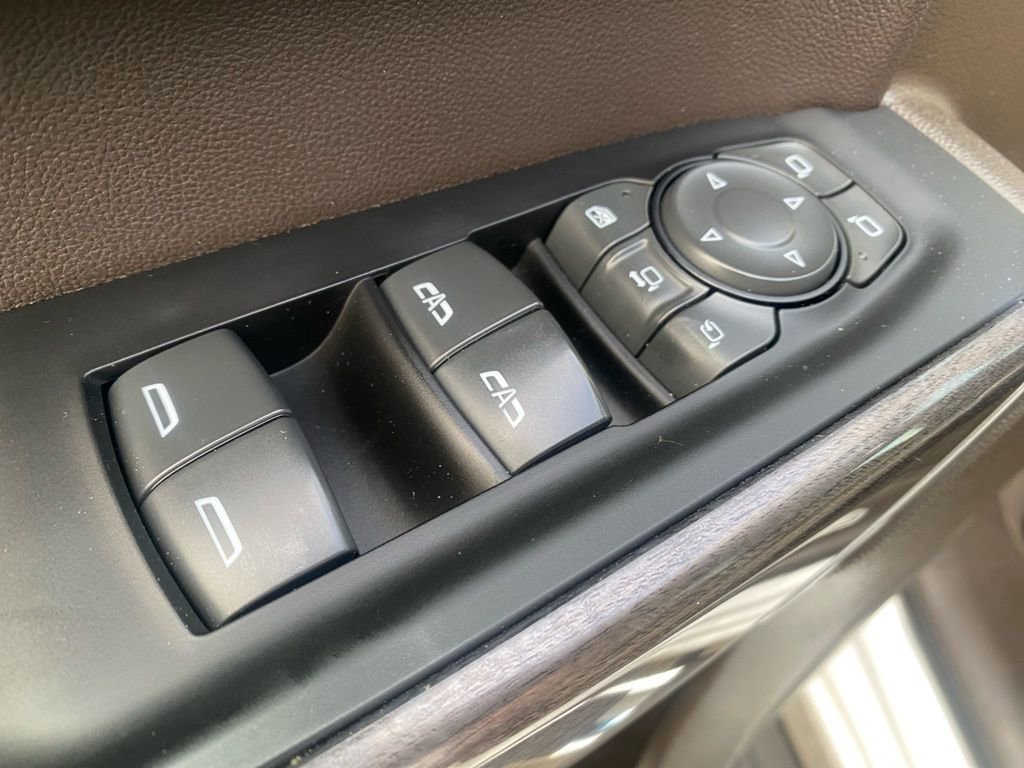 Used 2022 Chevrolet Silverado 2500 LTZ w/ LTZ Convenience Package image 15